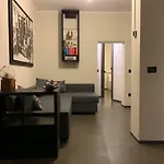 Fra Storia E Modernità Milan