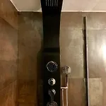 Fra Storia E Modernità Appartement